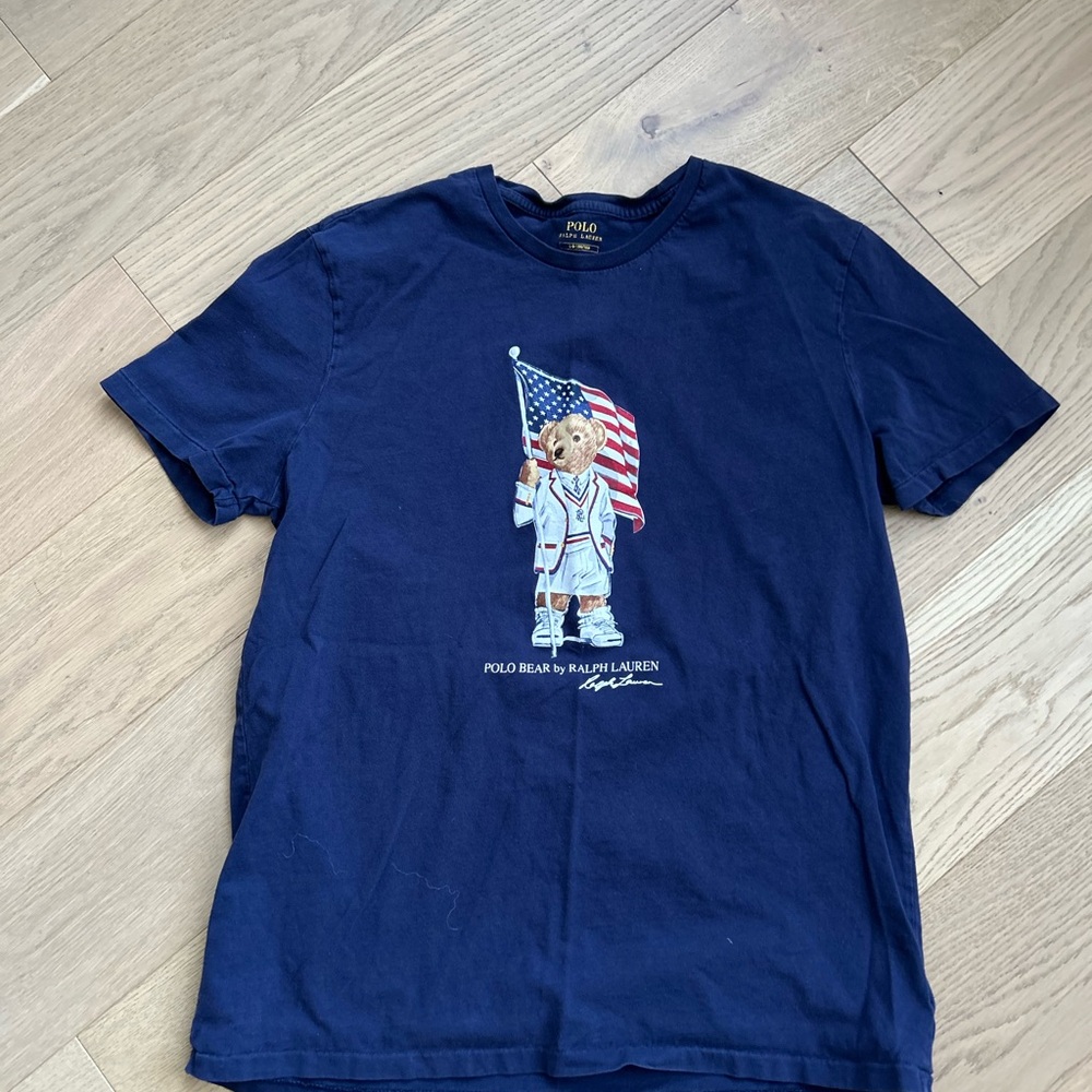 Polo by Ralph Lauren Men’s Navy T-Shirt with Bear Graphic - L